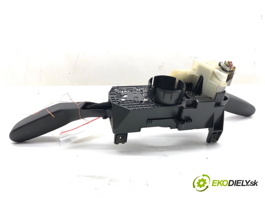 SKODA FABIA II liftback 2009 51 kW 1.2 LPG 1198 Prepínač kombinovaný 7H0953503CQ (Prepínacie páčky pod volantom)