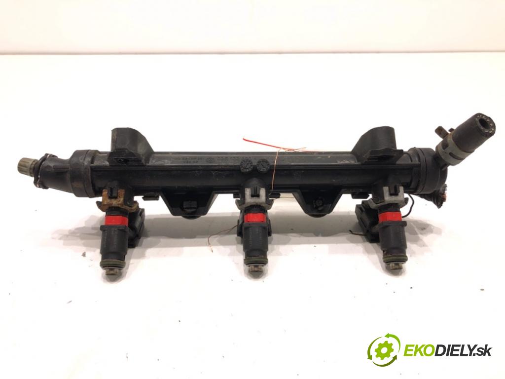 SKODA FABIA II liftback 2009 51 kW 1.2 LPG 1198 Lišta vstrekovacia 03E133320A (Vstrekovacia lišta)