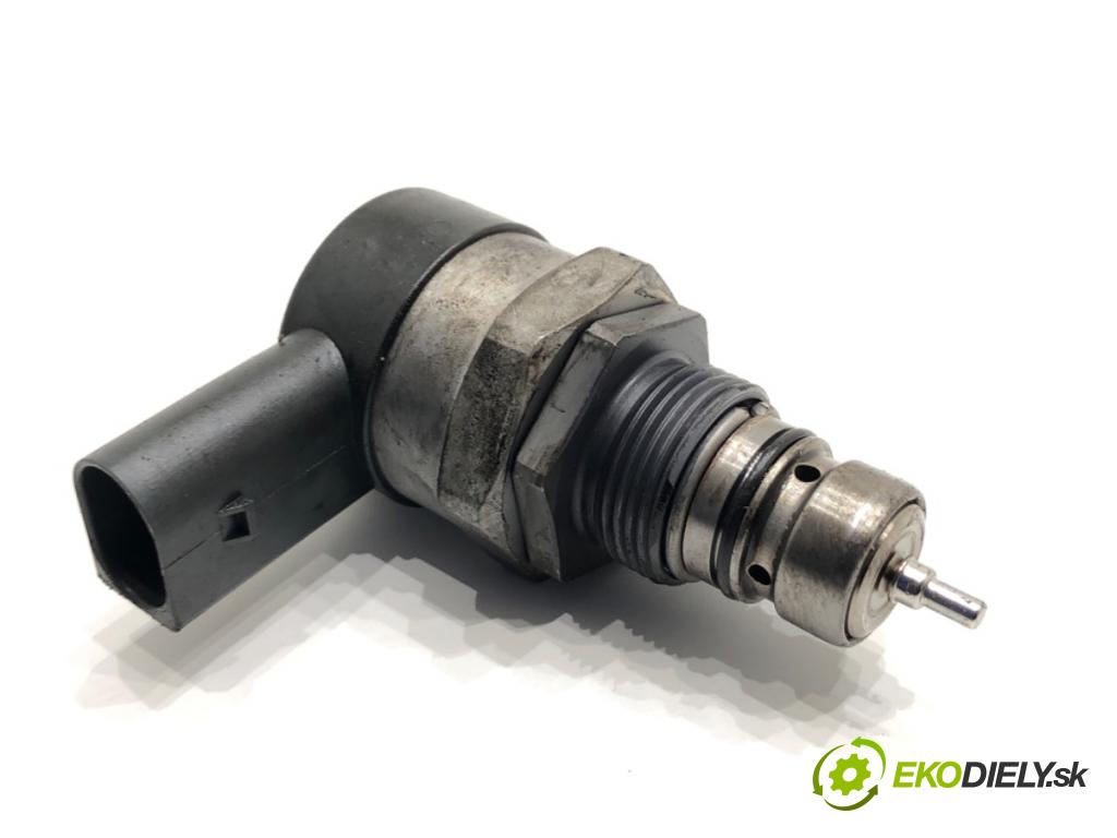 BMW F32 coupe 2014 135 kW 420 d xDrive 1995 Regulátor tlaku paliva 0281002949 (Palivový systém ostatné)