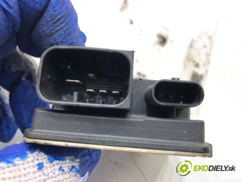 BMW F32 coupe 2014 135 kW 420 d xDrive 1995 relé sviečok žhavenia 857008702 (Relé)