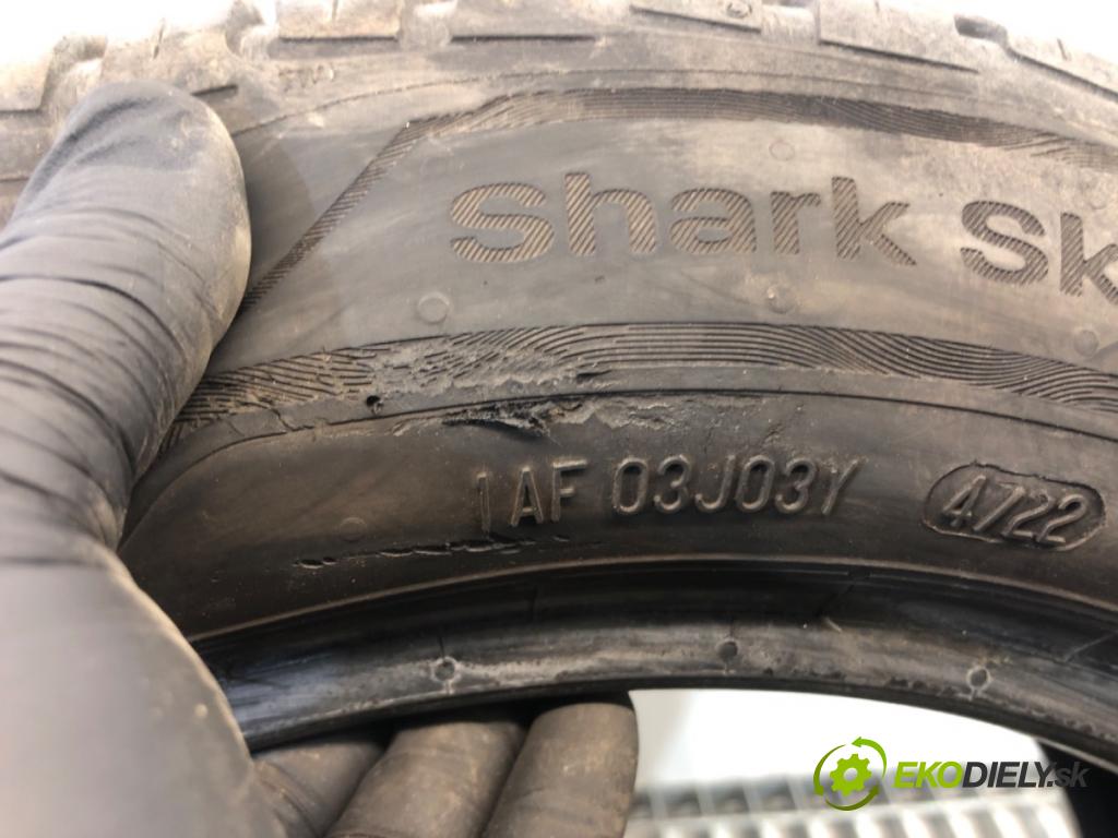 --- ---      PNEUMATIKA: 2X 185/60 15" UNIROYAL