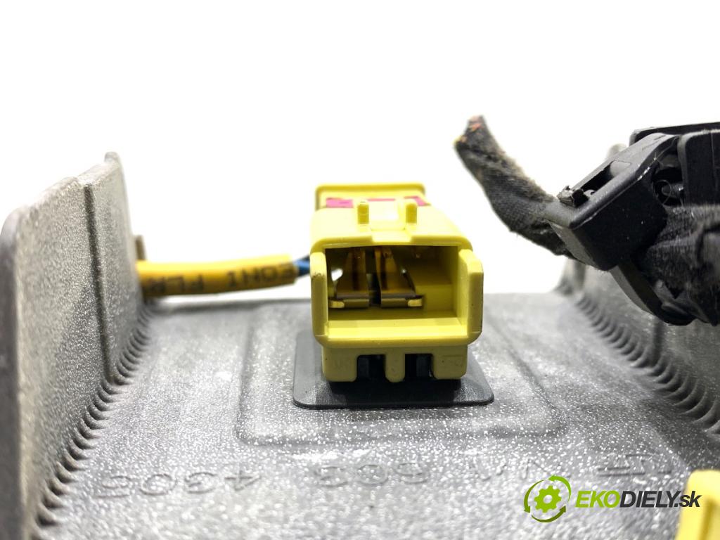 SKODA OCTAVIA II Kombi 2005 77 kW 1.9 TDI 4x4 1896 AirBag spolujazdca 1K0880204H (Airbag)