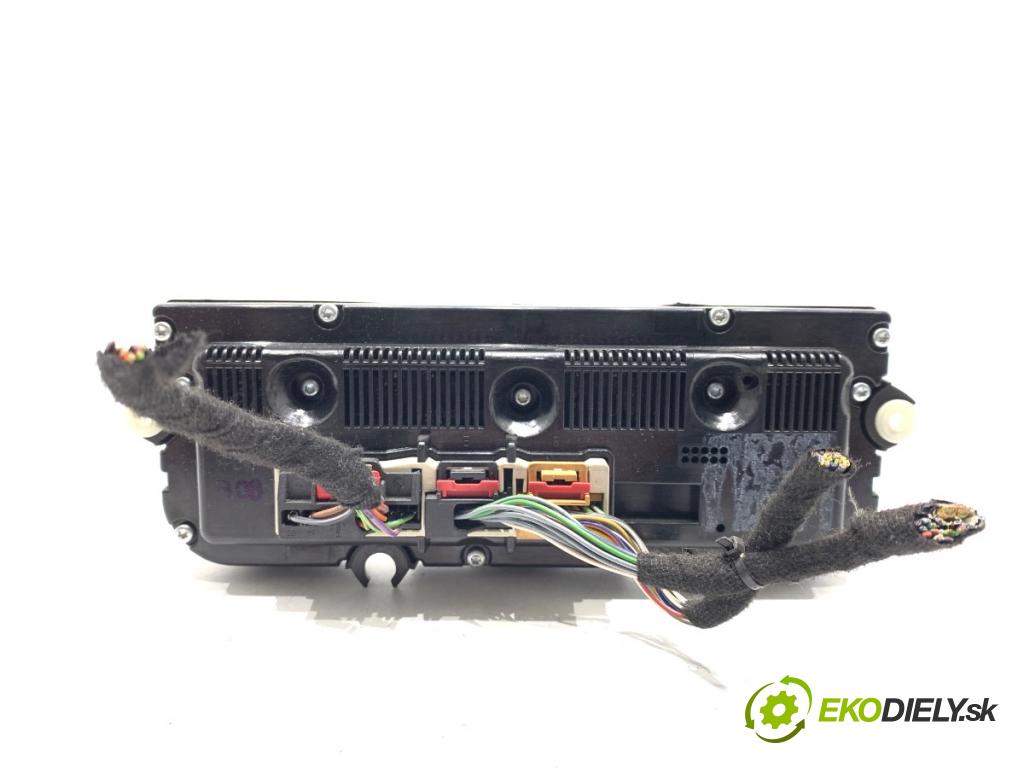 SKODA OCTAVIA II Kombi 2005 77 kW 1.9 TDI 4x4 1896 Panel ovládania kúrenia  (Prepínacie páčky pod volantom)