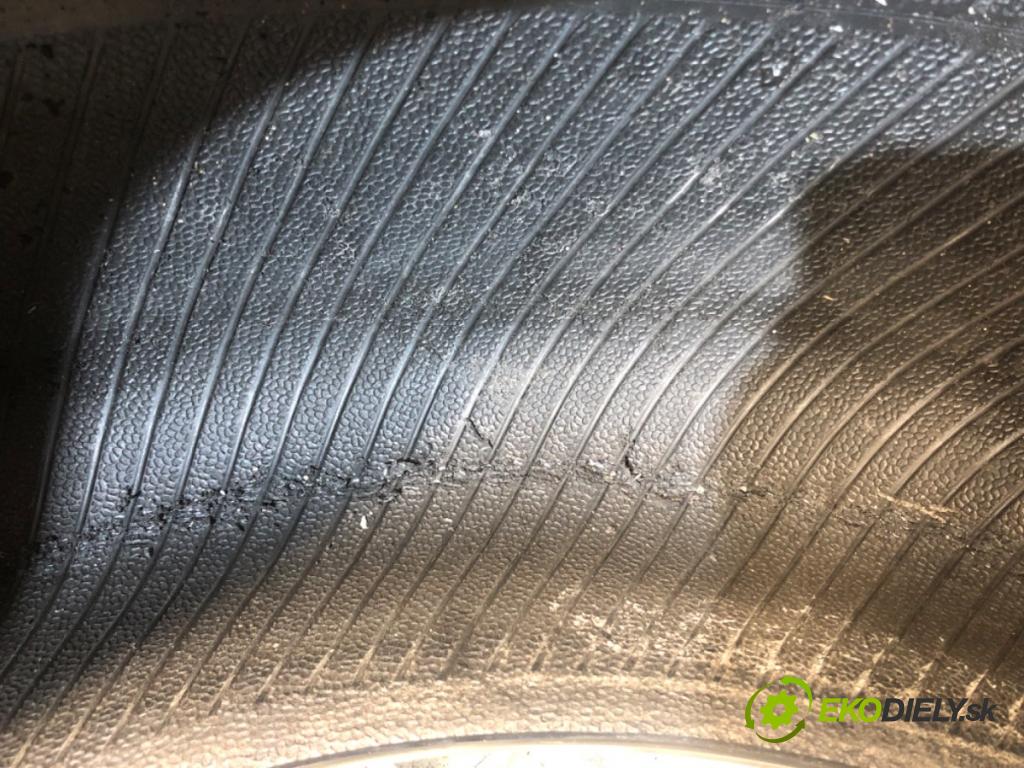 --- ---      PNEUMATIKA: 2X 245/50 18" LAUFENN: