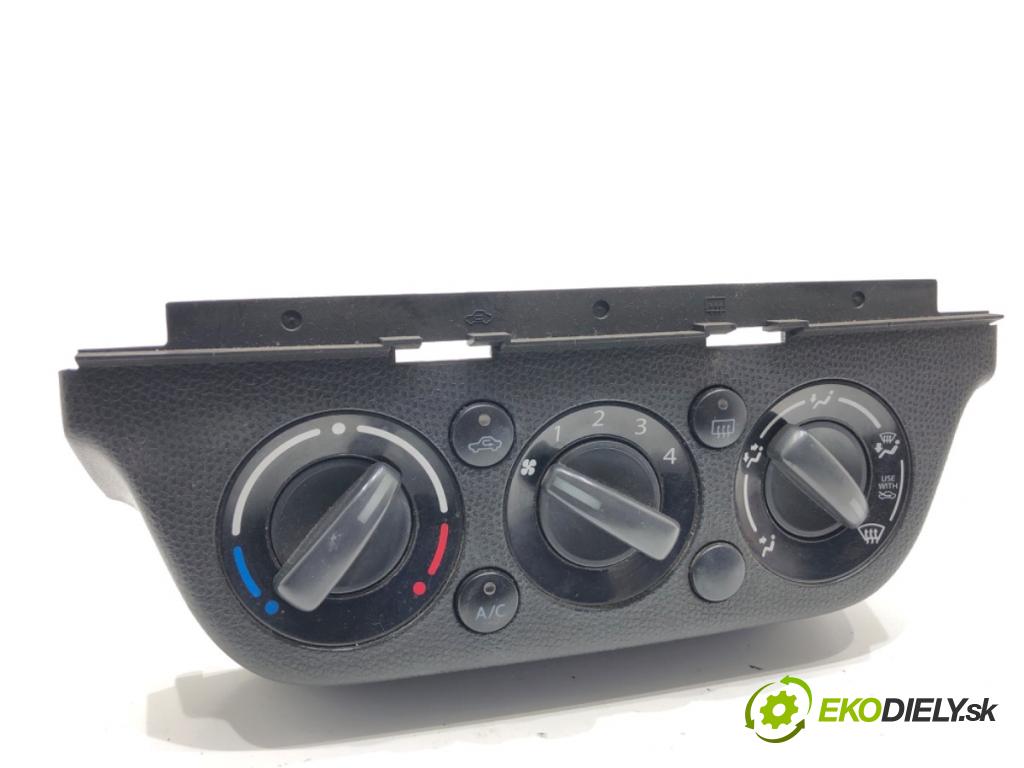 SUZUKI SWIFT III liftback 2006 51 kW 1.3 DDiS (RS 413D) 1248 Panel ovládania kúrenia  (Prepínacie páčky pod volantom)