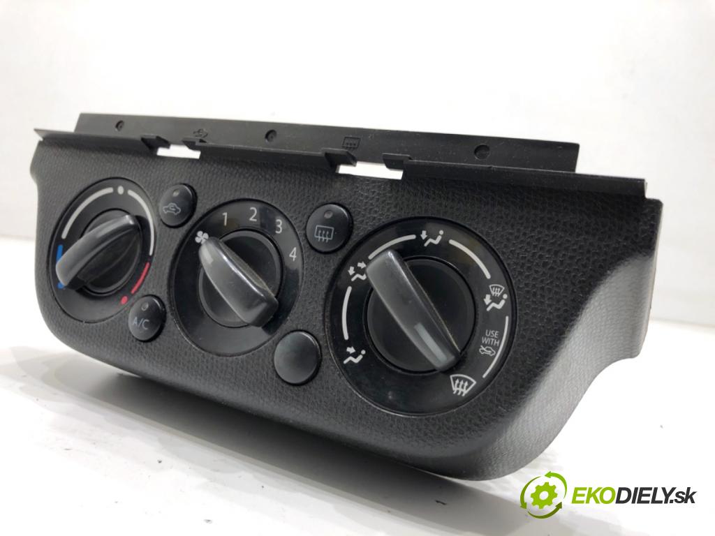 SUZUKI SWIFT III liftback 2006 51 kW 1.3 DDiS (RS 413D) 1248 Panel ovládania kúrenia  (Prepínacie páčky pod volantom)