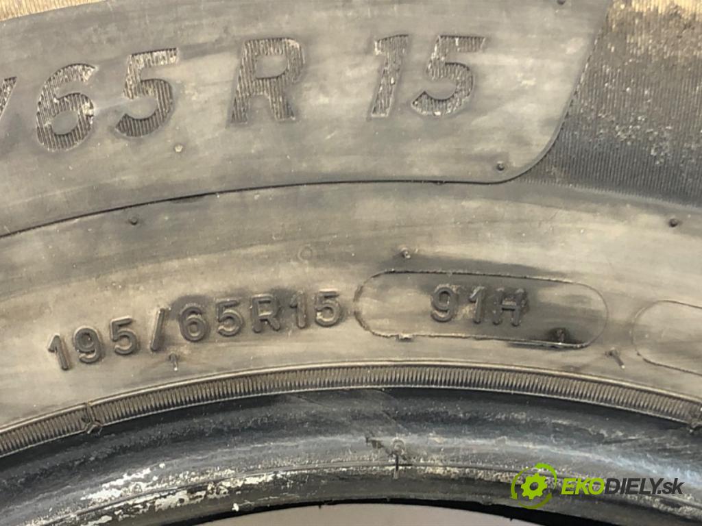 --- --- PNEUMATIKY: PARA: VÍCENÁ SEZÓNA: 195/65 15" MICHELIN