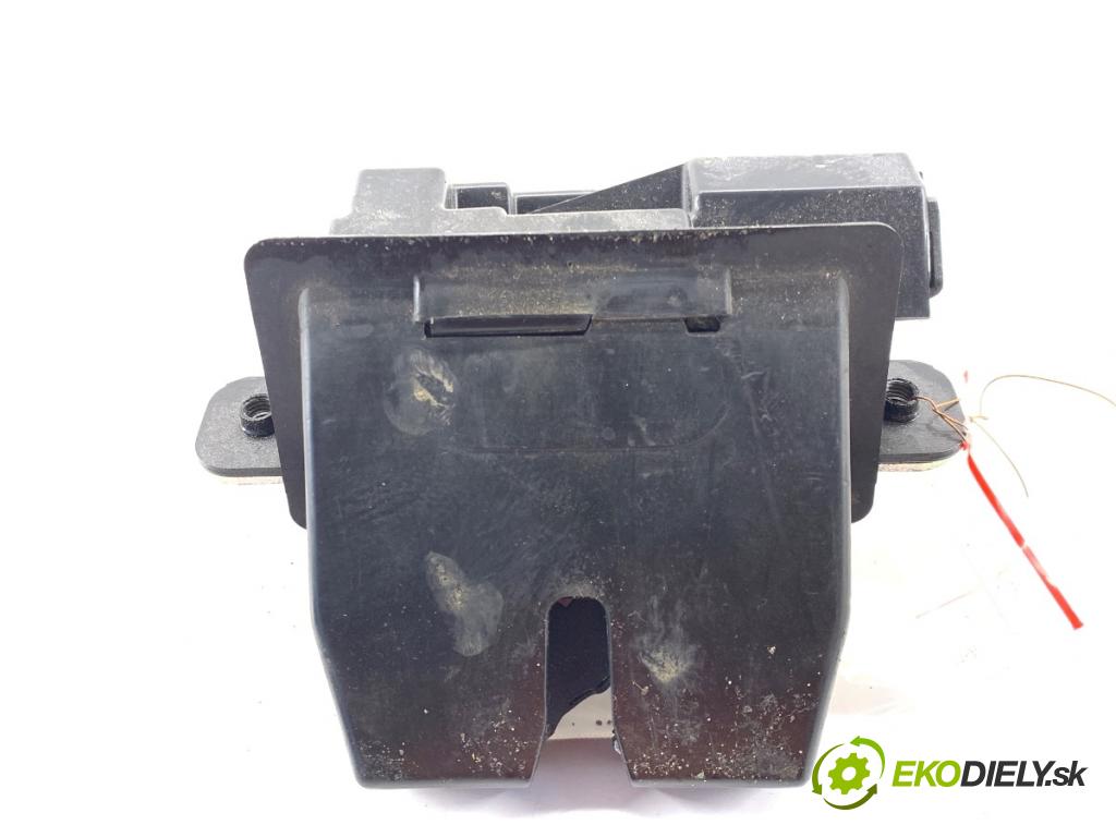 FORD FIESTA MK7 liftback 2009 60 kW 1.25 1242 zámok dverí zad 