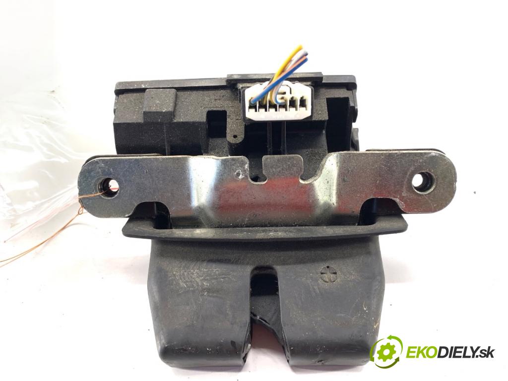 FORD FIESTA MK7 liftback 2009 60 kW 1.25 1242 zámok dverí zad