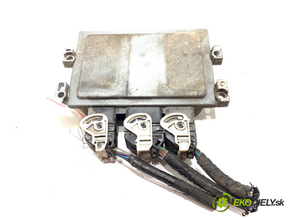 FORD FIESTA MK7 liftback 2009 60 kW 1.25 1242 riadiaca jednotka Motor 8V21-12A650-SF (Riadiaca jednotka)