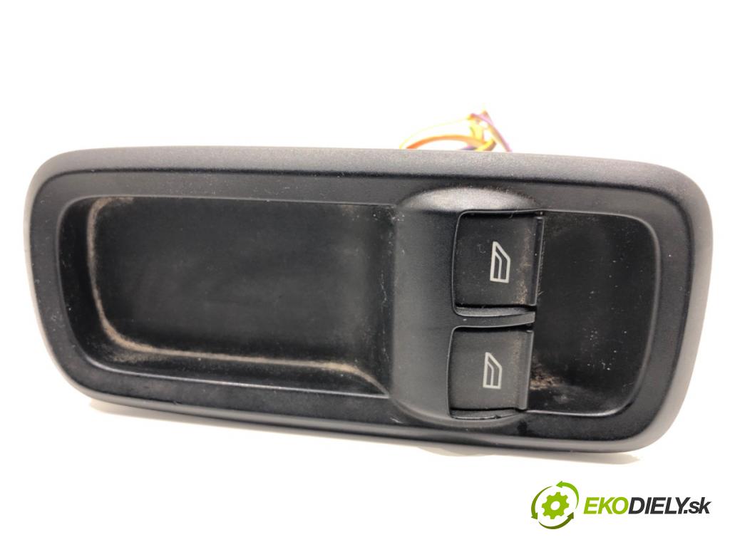 FORD FIESTA MK7 liftback 2009 60 kW 1.25 1242 přepínač oken 8A6T-14A132-EC (Páčky pod volantem)
