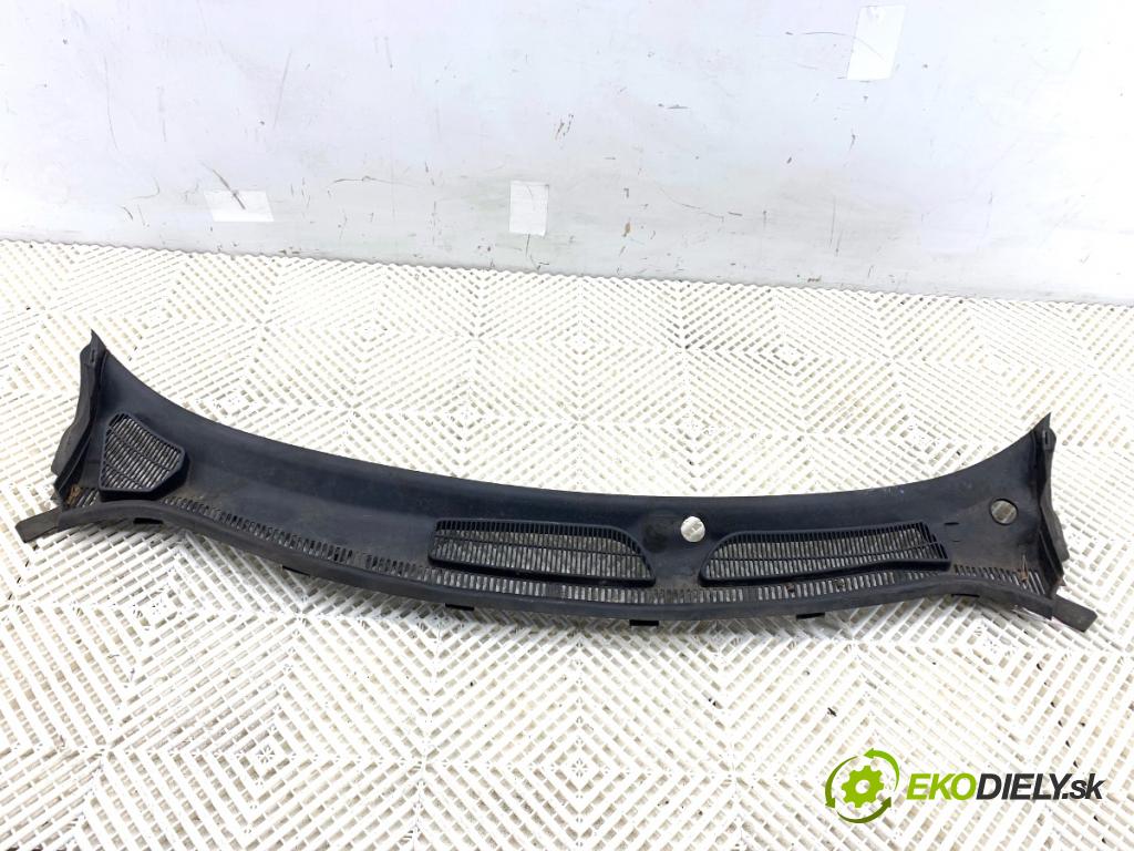 FORD FIESTA MK7 liftback 2009 60 kW 1.25 1242 Torpédo, plast pod čelné okno 8A61-A02216-AD (Torpédo (plast pod čelným sklom))