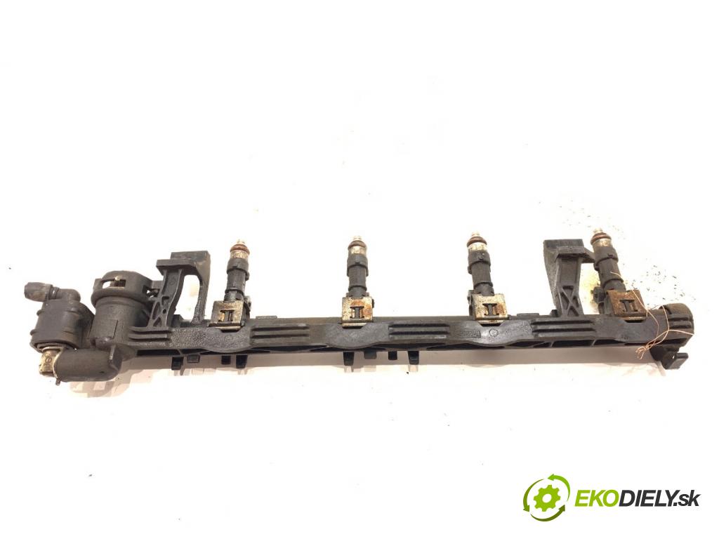 FORD FIESTA MK7 liftback 2009 60 kW 1.25 1242 Lišta vstrekovacia 8A6G-9H487-AA (Vstrekovacia lišta)