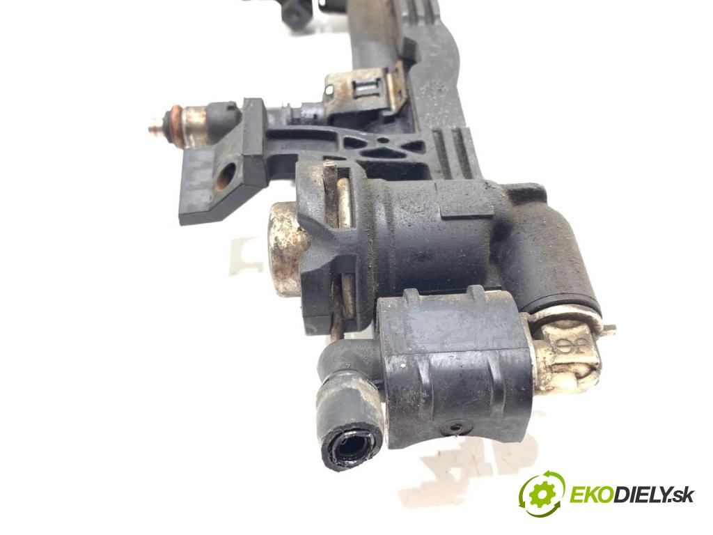 FORD FIESTA MK7 liftback 2009 60 kW 1.25 1242 Lišta vstrekovacia 8A6G-9H487-AA (Vstrekovacia lišta)