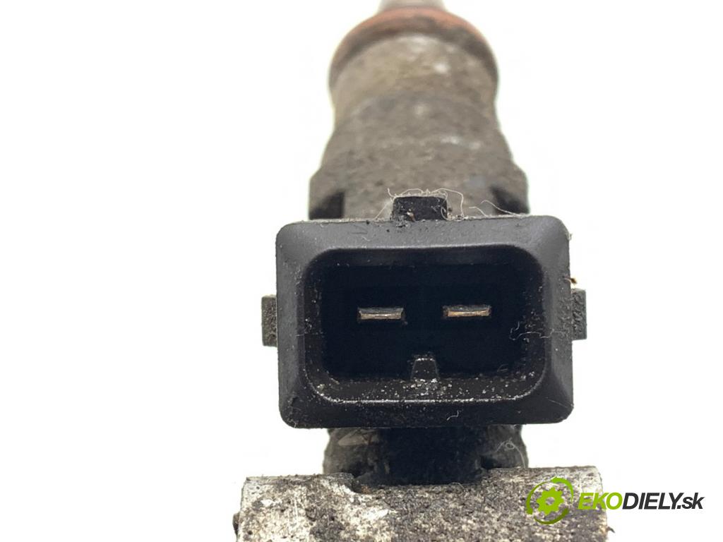 FORD FIESTA MK7 liftback 2009 60 kW 1.25 1242 Lišta vstrekovacia 8A6G-9H487-AA (Vstrekovacia lišta)