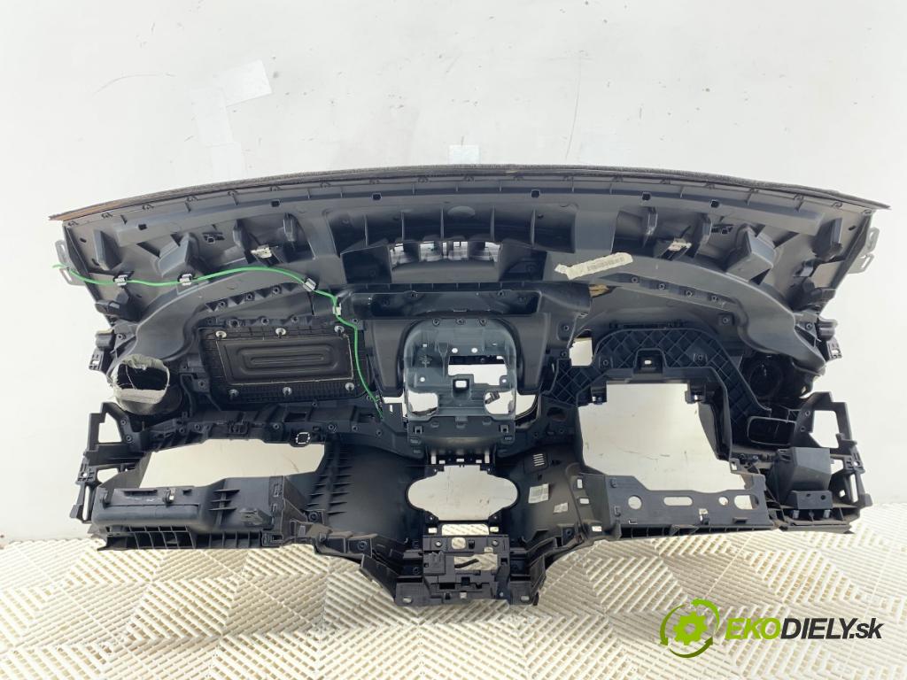 FORD FIESTA MK7 liftback 2009 60 kW 1.25 1242 Palubná doska  (Palubná doska)