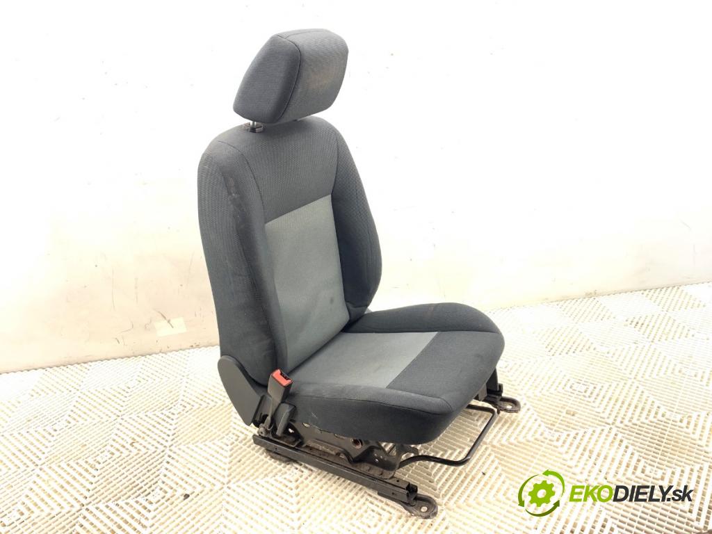 FORD FIESTA MK7 liftback 2009 60 kW 1.25 1242 Sedadlo ľavy predný