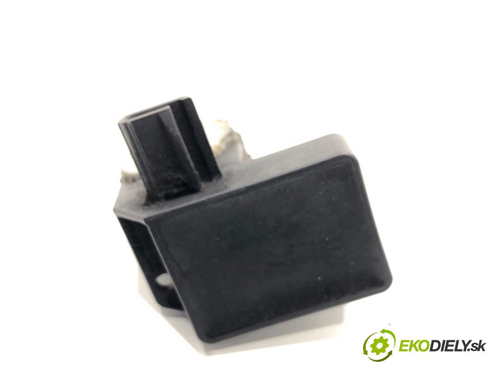 FORD FIESTA MK7 liftback 2009 60 kW 1.25 1242 snímač nárazu 8V51-14B006-AC (Snímač nárazu)