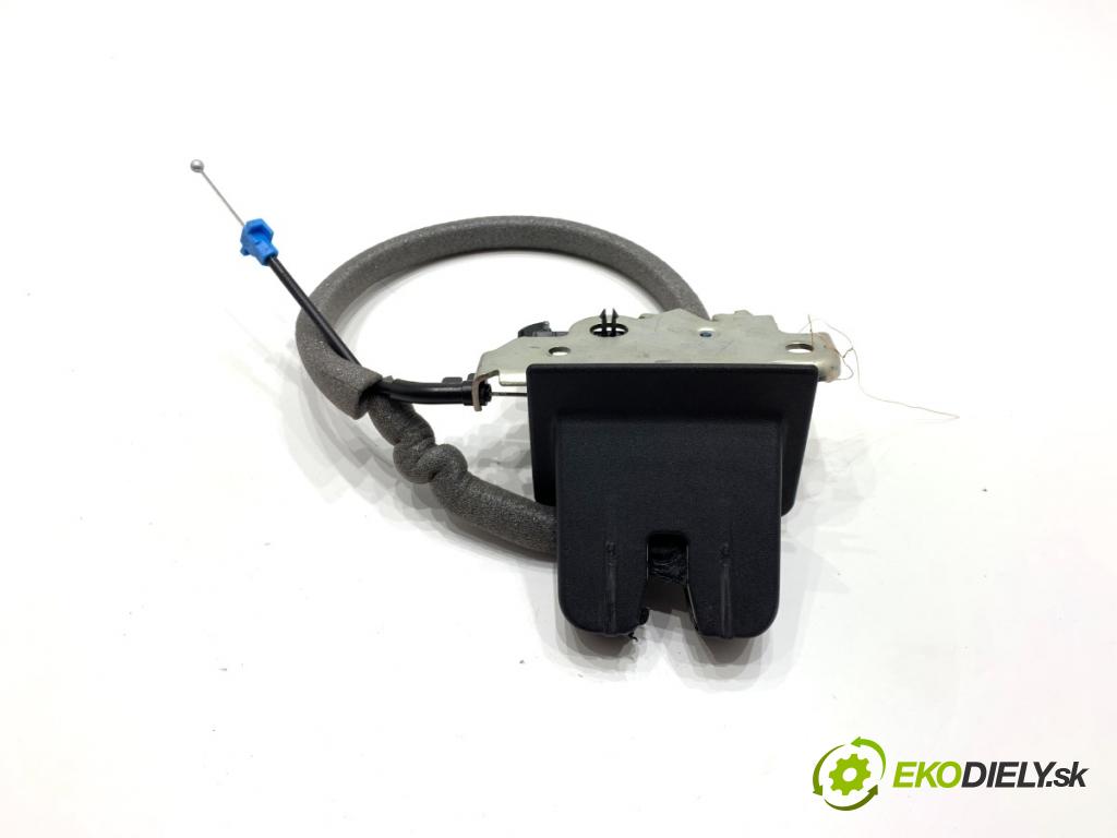 AUDI Q3 II SUV 2021 110 kW 35 TFSI Mild Hybrid 1498 zámok dverí zad 81A827506