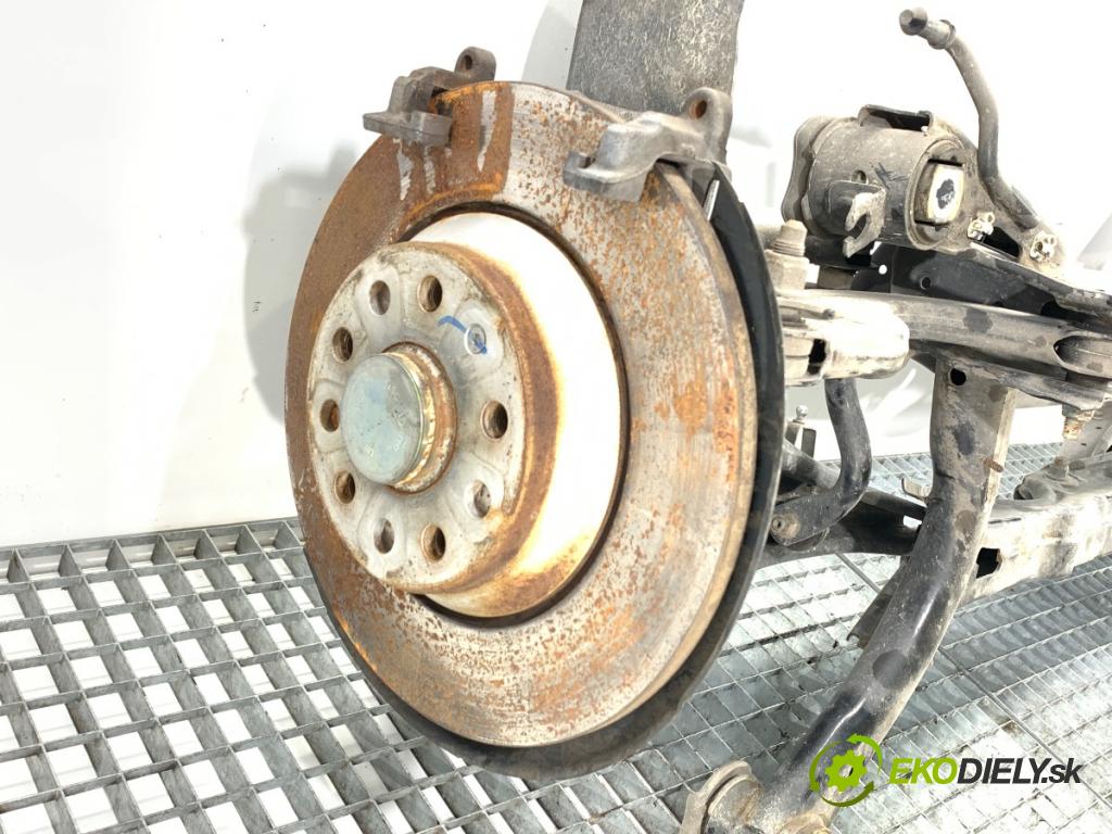 AUDI Q3 II SUV 2021 110 kW 35 TFSI Mild Hybrid 1498 Výstuha zad 3Q0505235AC
