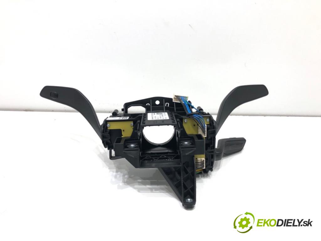 AUDI Q3 II SUV 2021 110 kW 35 TFSI Mild Hybrid 1498 Prepínač kombinovaný 82A953521GF (Prepínacie páčky pod volantom)