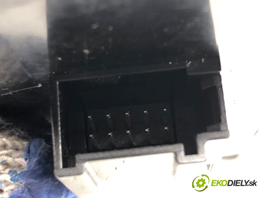 AUDI Q3 II SUV 2021 110 kW 35 TFSI Mild Hybrid 1498 Prepínač okien 83A959851B (Prepínacie páčky pod volantom)