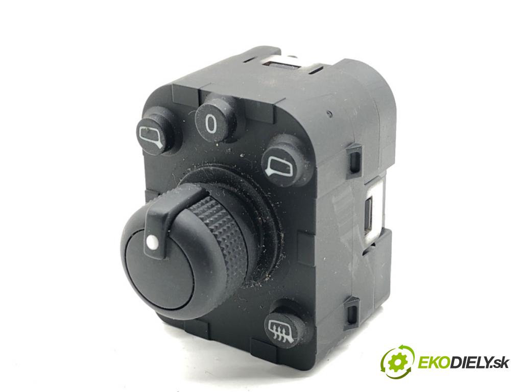 AUDI Q3 II SUV 2021 110 kW 35 TFSI Mild Hybrid 1498 Prepínač nastavenia spätných zrkadiel 4M0959565L (Prepínacie páčky pod volantom)