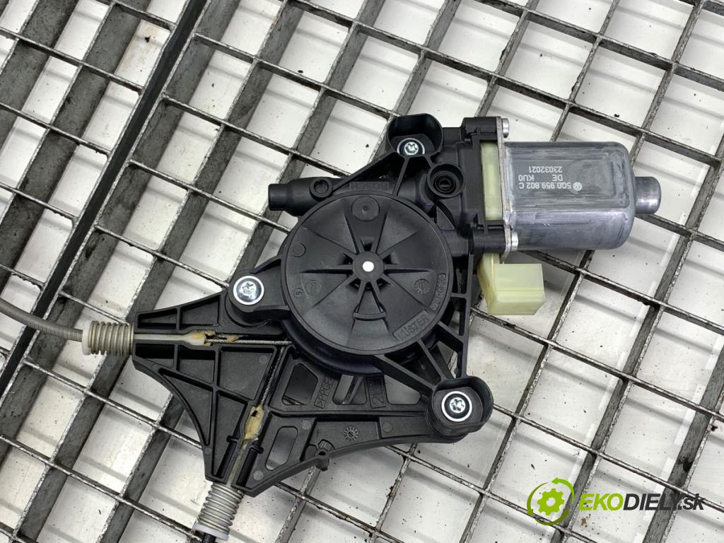 AUDI Q3 II SUV 2021 110 kW 35 TFSI Mild Hybrid 1498 mechanismus okna levý přední část 5Q0959801C