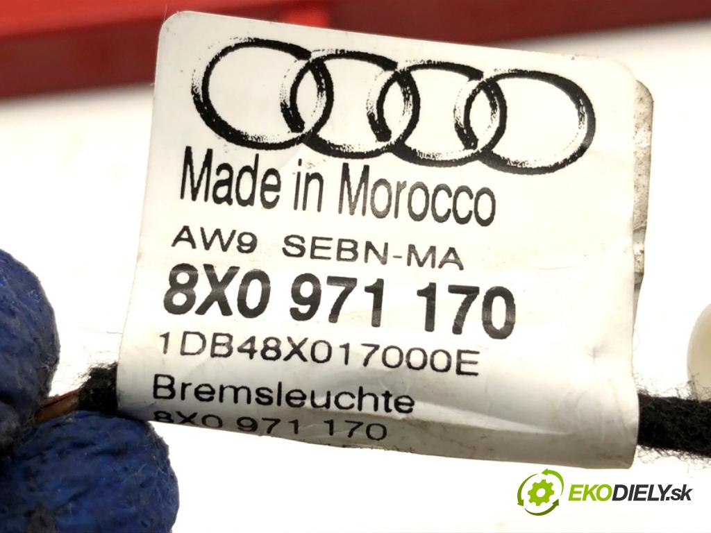 AUDI Q3 II SUV 2021 110 kW 35 TFSI Mild Hybrid 1498 Svetlo brzdových svetiel 8X0971170