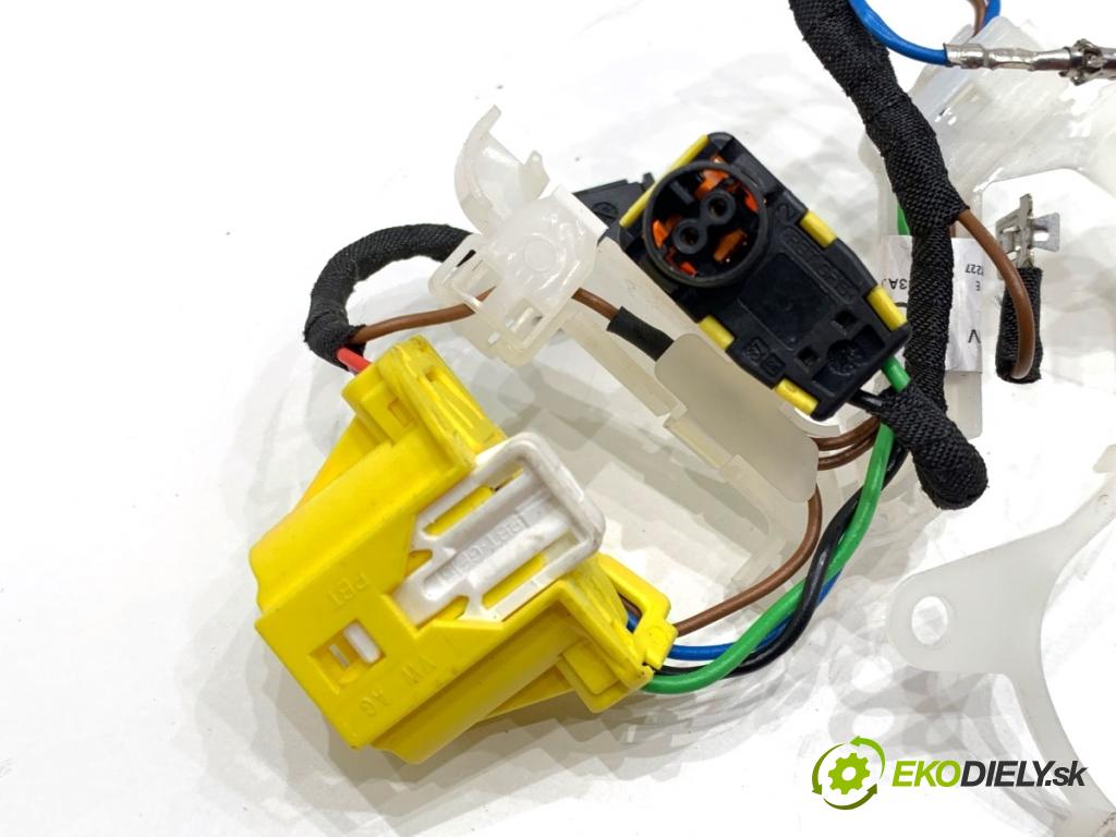 AUDI Q3 II SUV 2021 110 kW 35 TFSI Mild Hybrid 1498 Káblovačka silentbloku airbag 83A971589A