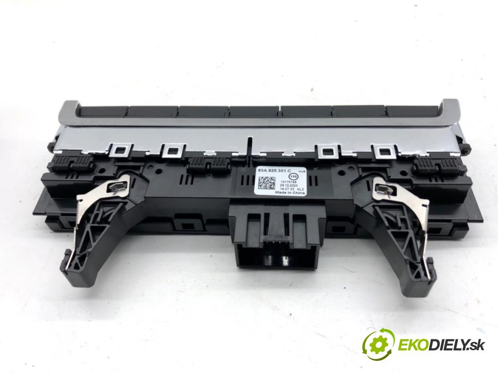 AUDI Q3 II SUV 2021 110 kW 35 TFSI Mild Hybrid 1498 Panel Prepínač 83A925301C