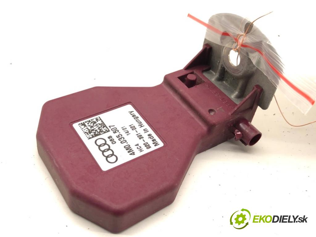 AUDI Q3 II SUV 2021 110 kW 35 TFSI Mild Hybrid 1498 Zosilňovač Antenní: 4M0035507 (Zosilňovač)