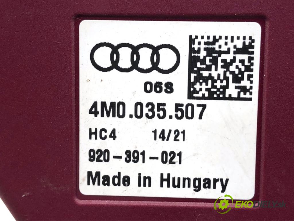 AUDI Q3 II SUV 2021 110 kW 35 TFSI Mild Hybrid 1498 Zosilňovač Antenní: 4M0035507 (Zosilňovač)