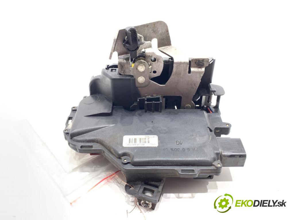 AUDI A4 B6 sedan 2004 96 kW 1.9 TDI 1896 zámok Dvere ľavy zad 8E0839015C