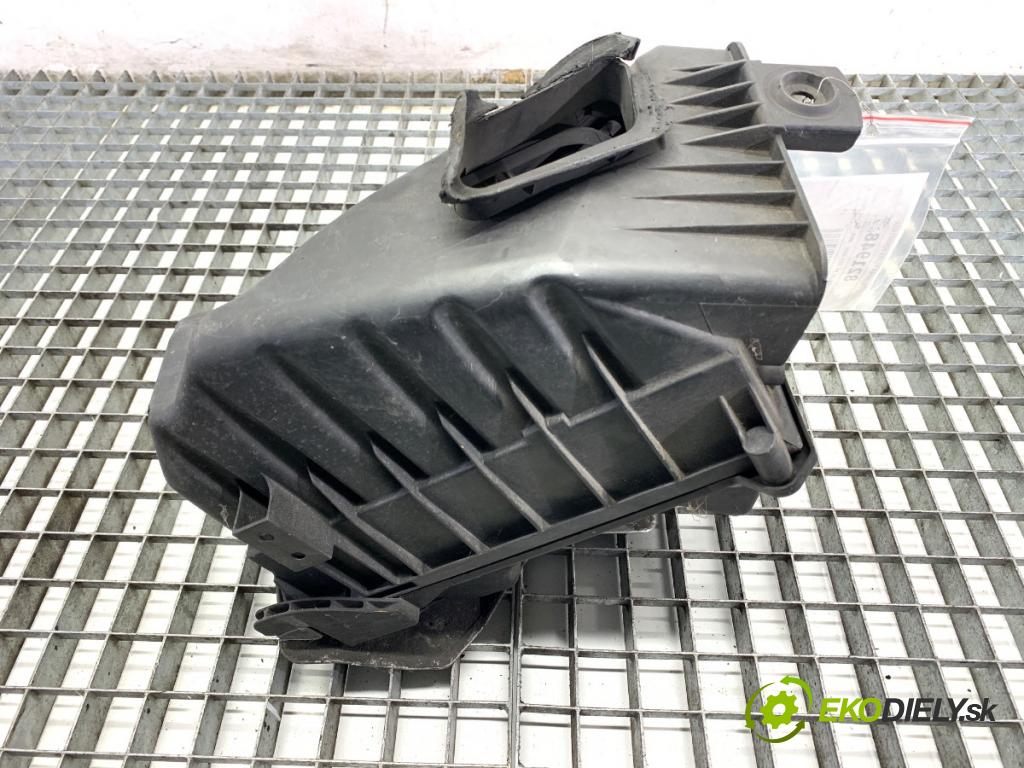 AUDI A4 B6 sedan 2004 96 kW 1.9 TDI 1896 Obal filtra vzduchu 038000183 (Obal vzduchového filtra)