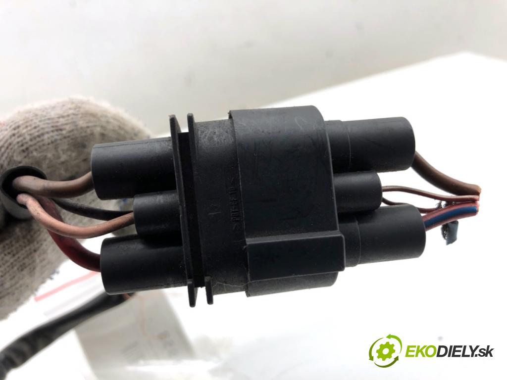 AUDI A4 B6 sedan 2004 96 kW 1.9 TDI 1896 Modul ventilátora 8E0959501F