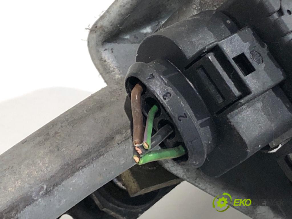 AUDI A4 B6 sedan 2004 96 kW 1.9 TDI 1896 mechanismus stěračů přední část 0390241509 (Motorek stěračů přední)