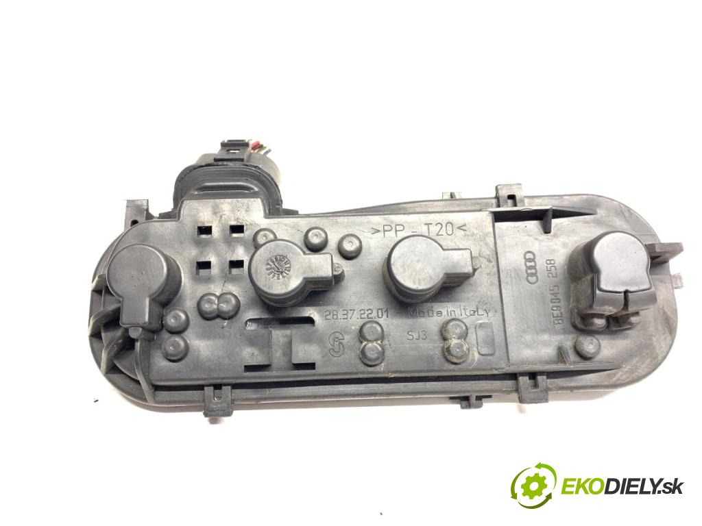 AUDI A4 B6 sedan 2004 96 kW 1.9 TDI 1896 vložka svetla pravy zad 8E9945258