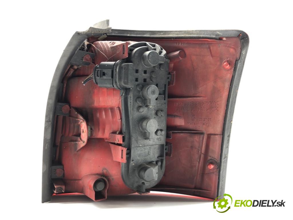 AUDI A4 B6 sedan 2004 96 kW 1.9 TDI 1896 Svetlo ľavy zad