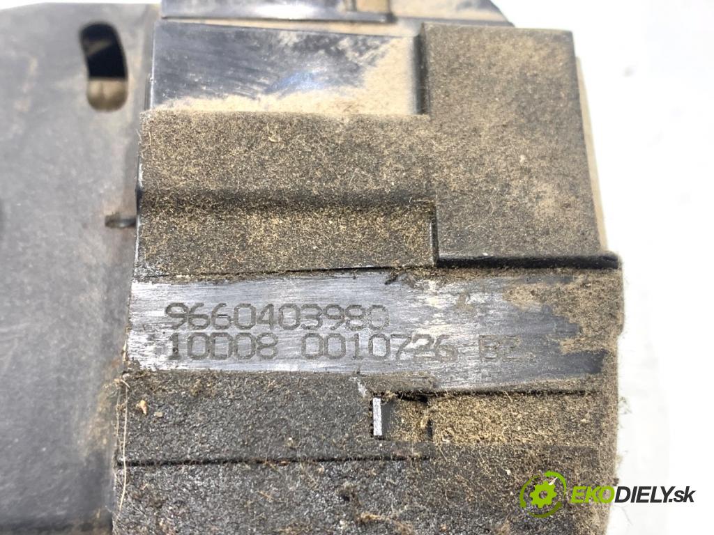 PEUGEOT 207 Kombi 2008 88 kW 1.6 16V 1598 zámok dveří zadní část 9660403980