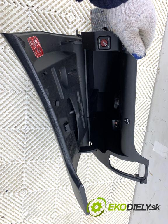 PEUGEOT 207 Kombi 2008 88 kW 1.6 16V 1598 Priehradka, kastlík spolujazdca (Priehradka (kastlík))