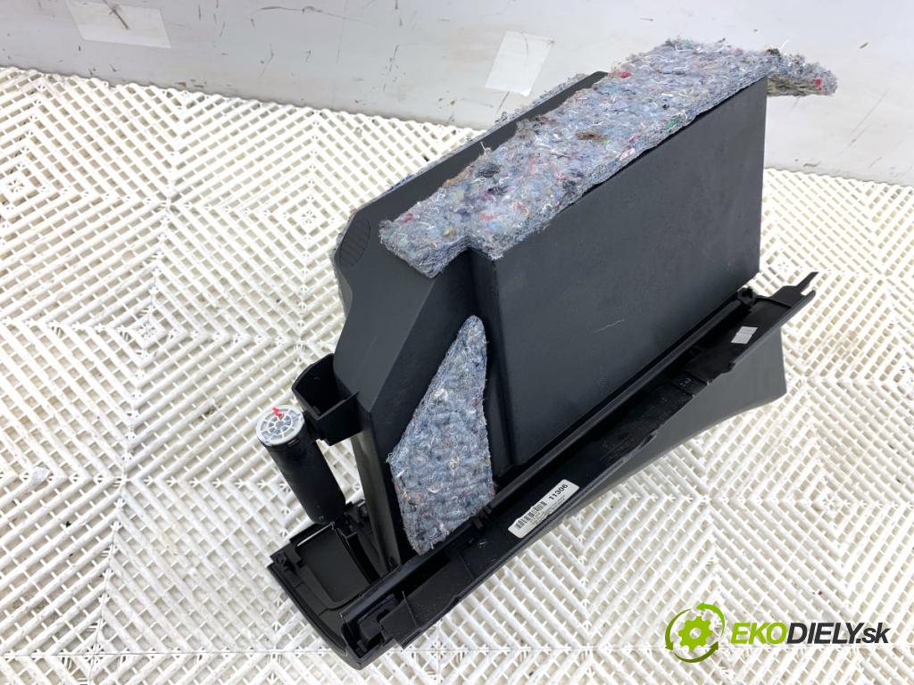 PEUGEOT 207 Kombi 2008 88 kW 1.6 16V 1598 Priehradka, kastlík spolujazdca (Priehradka (kastlík))