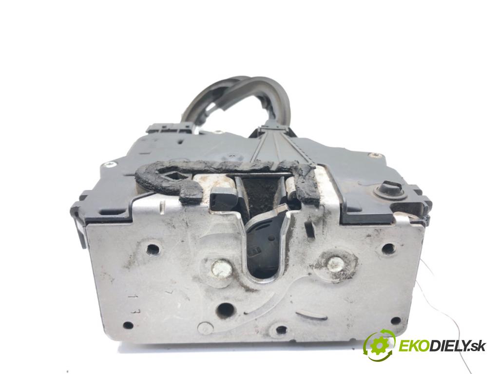 FIAT GRANDE PUNTO liftback 2006 57 kW 1.4 (199AXB11, 199AXB1A, 199BXB1A, 199AXL1A) 1368 zámok Dvere pravy zad 55701965