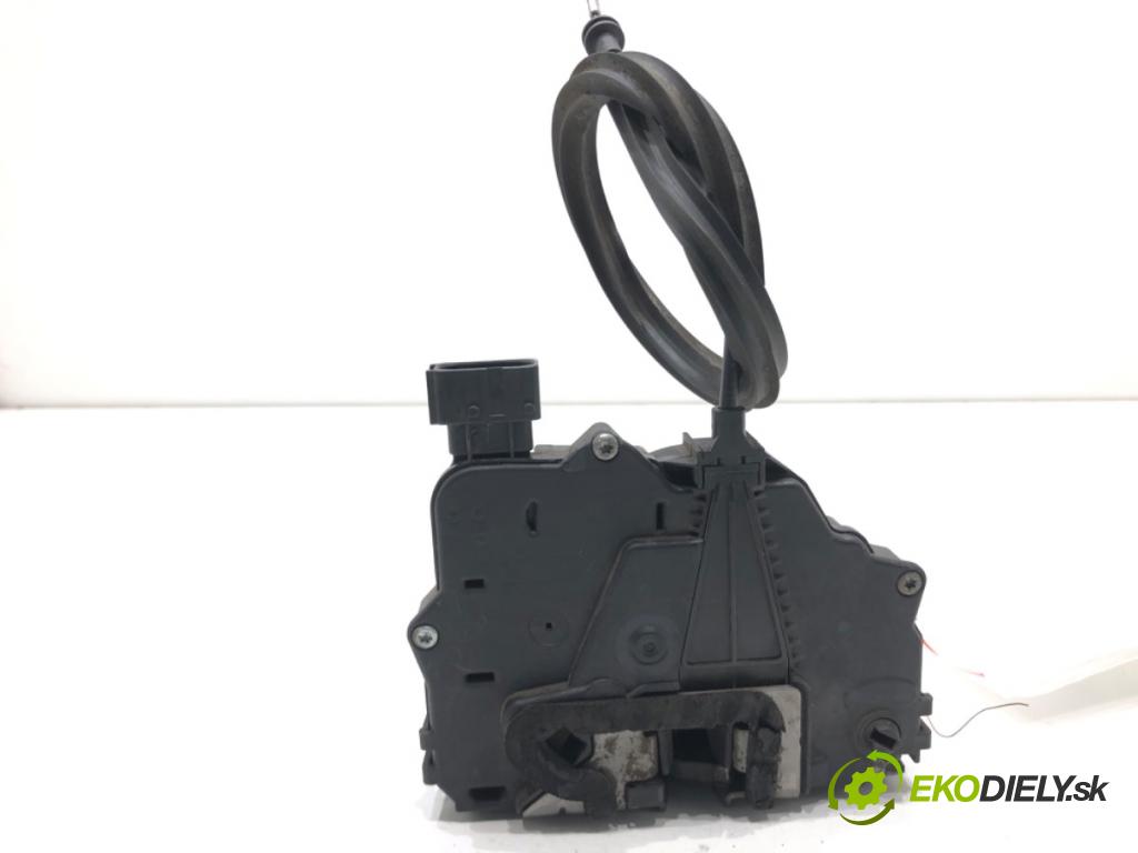 FIAT GRANDE PUNTO liftback 2006 57 kW 1.4 (199AXB11, 199AXB1A, 199BXB1A, 199AXL1A) 1368 zámok Dvere pravy zad 55701965