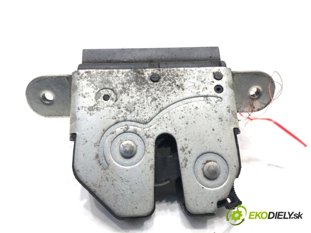 FIAT GRANDE PUNTO liftback 2006 57 kW 1.4 (199AXB11, 199AXB1A, 199BXB1A, 199AXL1A) 1368 zámok dverí zad 55701971