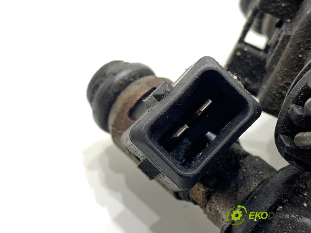 FIAT GRANDE PUNTO liftback 2006 57 kW 1.4 (199AXB11, 199AXB1A, 199BXB1A, 199AXL1A) 1368 Lišta vstrekovacia CB261 (Vstrekovacia lišta)