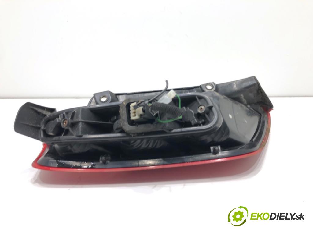 FIAT GRANDE PUNTO liftback 2006 57 kW 1.4 (199AXB11, 199AXB1A, 199BXB1A, 199AXL1A) 1368 Svetlo pravy zad