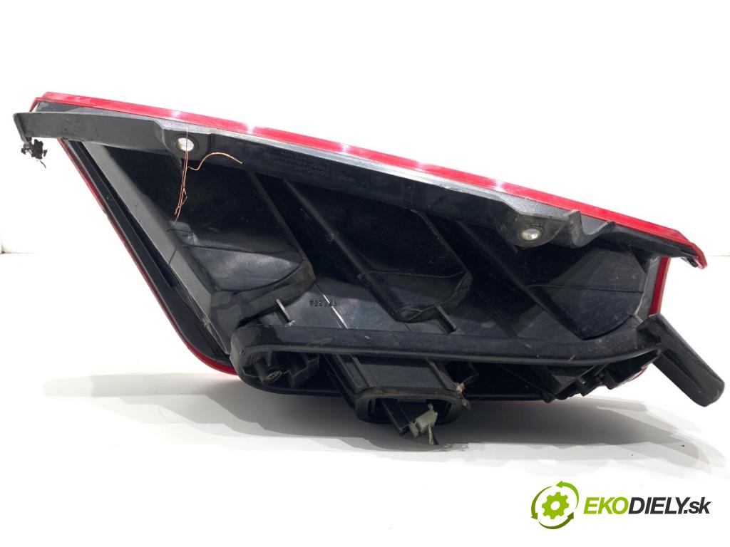 FIAT GRANDE PUNTO liftback 2006 57 kW 1.4 (199AXB11, 199AXB1A, 199BXB1A, 199AXL1A) 1368 Svetlo ľavy zad