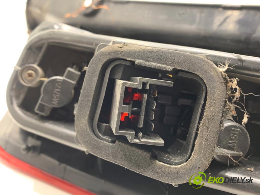 FIAT GRANDE PUNTO liftback 2006 57 kW 1.4 (199AXB11, 199AXB1A, 199BXB1A, 199AXL1A) 1368 Svetlo ľavy zad
