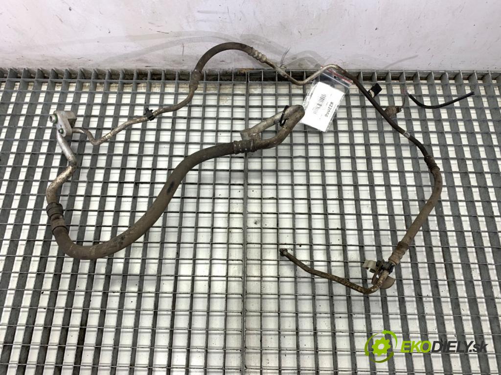 FIAT GRANDE PUNTO liftback 2006 57 kW 1.4 (199AXB11, 199AXB1A, 199BXB1A, 199AXL1A) 1368 rúrka klimatizace  (Trubka klimatizace)